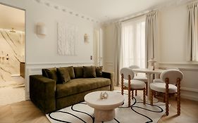 Leon Hotel
